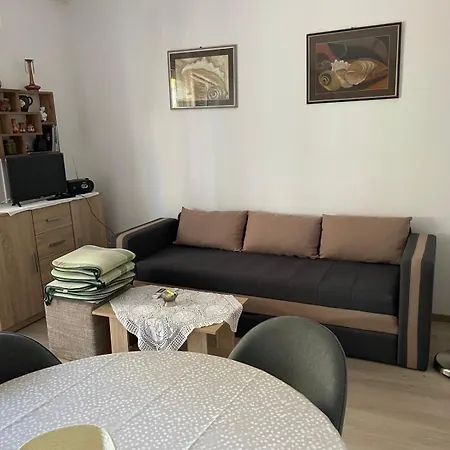 Apartment 3d *